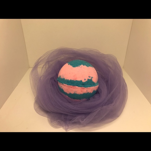 Cotton Candy Twist 8oz Bath Bomb - Picture 1 of 1